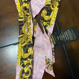 Fendace Scarf